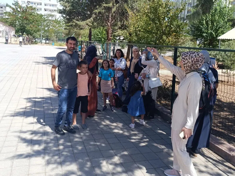 Velilerden Kalıcı Öğretmen Talebi