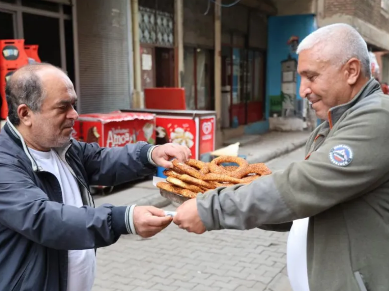 49 Yaşındaki Diyarbakırlı Simitçi, Emeğinin Karşılığını Aldı2