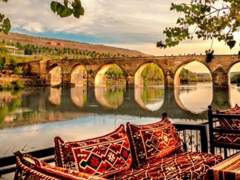 Dicle Nehri Manzaralı Mekanlar – Doğayla İç İçe Lezzet
