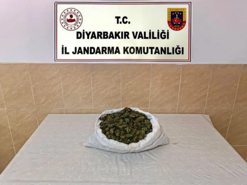 Diyarbakırda 16 Kilo Skunk Yakalandı2