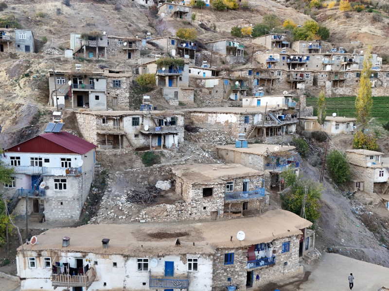 Asırlık Kerpiç Evlerin Renk Cümbüşü2