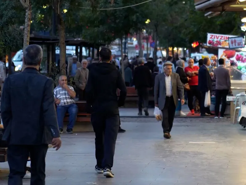 Diyarbakırlılar Uyarıyor “Trafik Sorunu İçin Raylı Sistem Ve Alt Geçit Şart”2