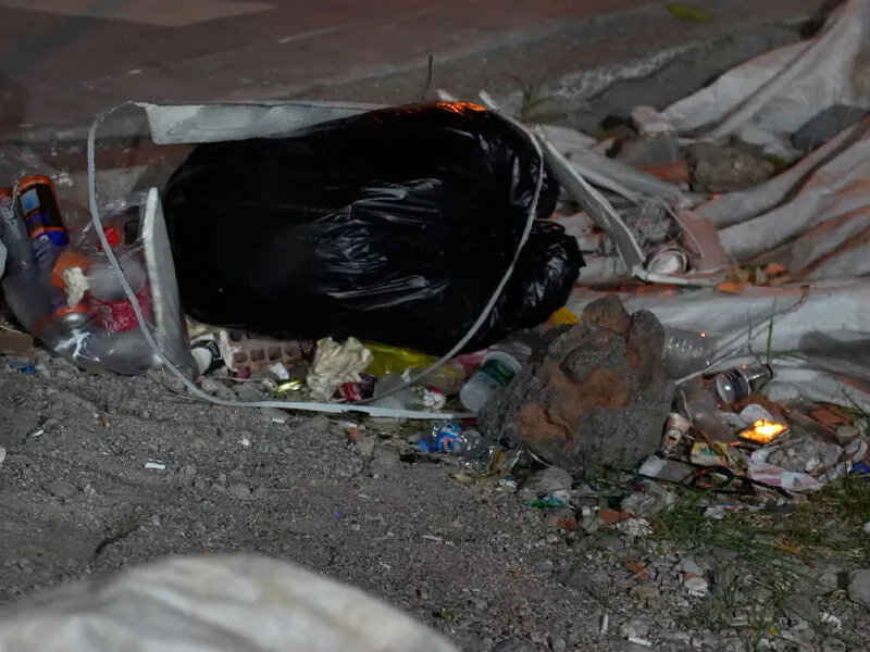 “Pazar Kuruluyor, Pisliğini Biz Çekiyoruz”