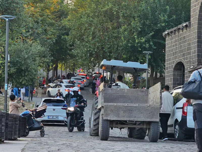 Ziyaretçiler Tepkili