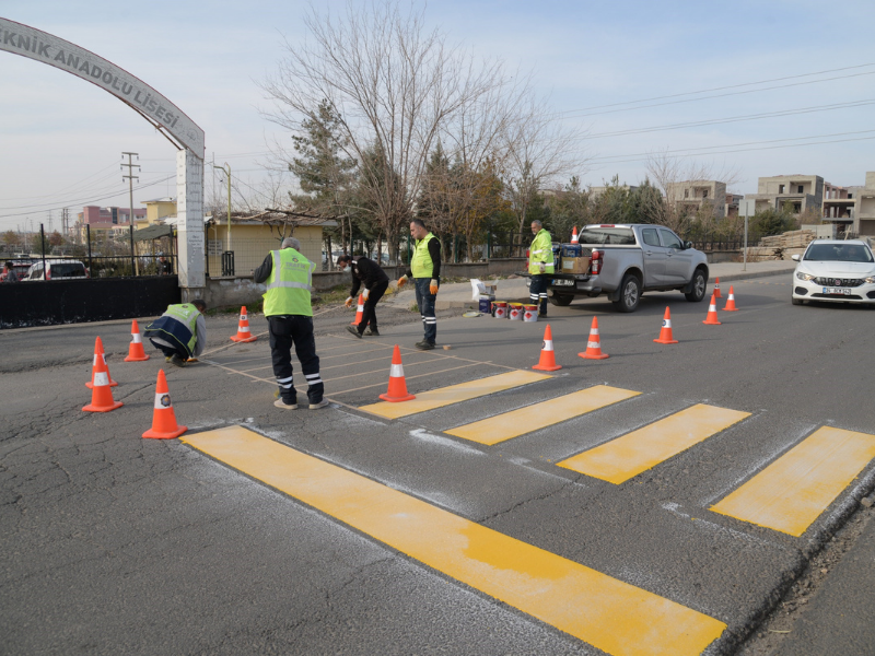 Kayapınar’da Okul Çevresinde Asfalt Çalışması