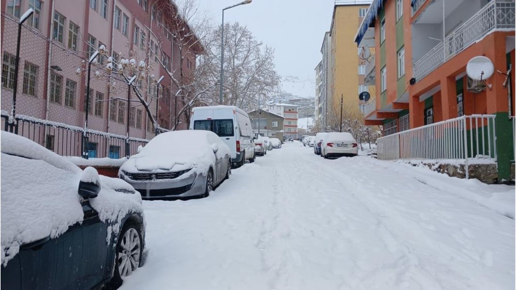 Diyarbakir Kulp Kar Yollar Kapandi2