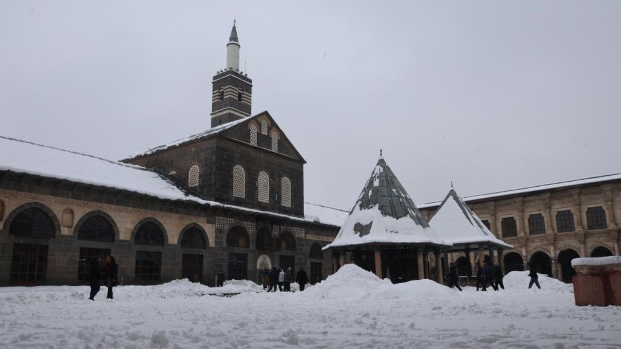 Diyarbakir Sur Kar Altinda5