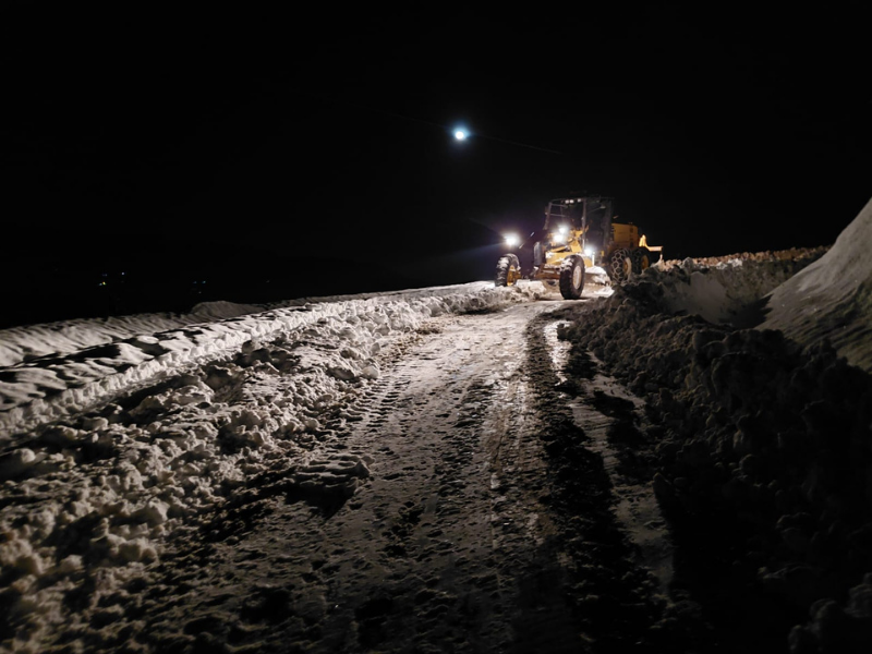 Diyarbakır’da Karla Mücadelede Bin Kilometrelik Yol Açıldı (2)