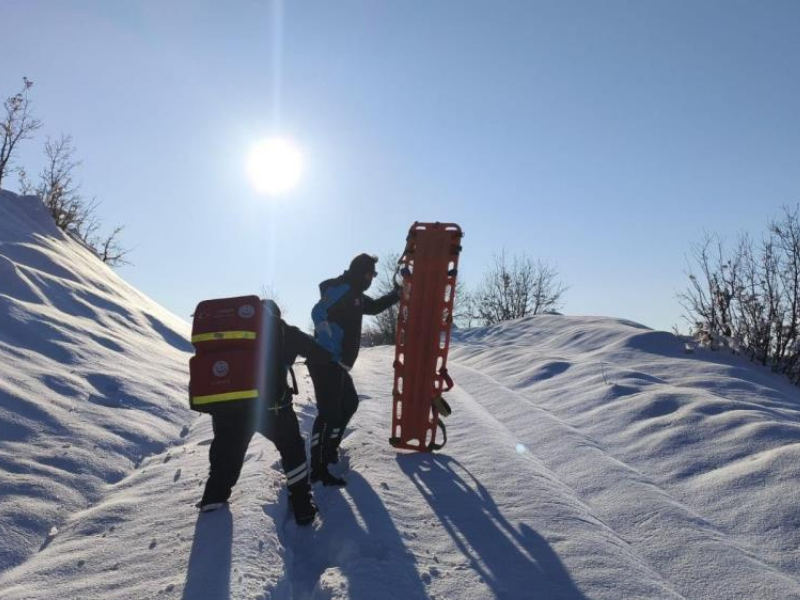 Kapanan Yollar, Yürüyerek Aşıldı