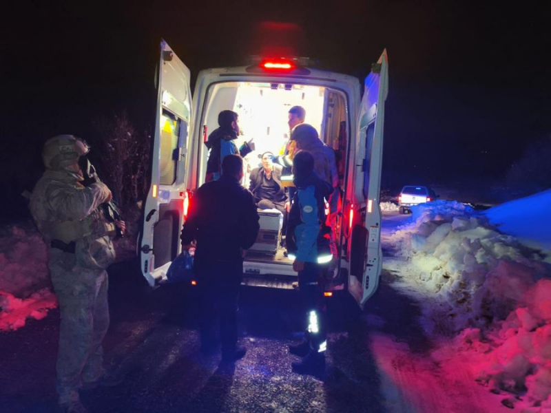 Kapanan Yollar, Yürüyerek Aşıldı11