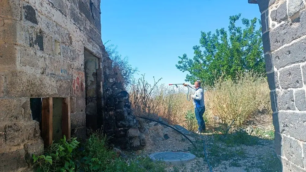 Sıcaklarla birlikte akrep mücadelesi başlatıldı 3