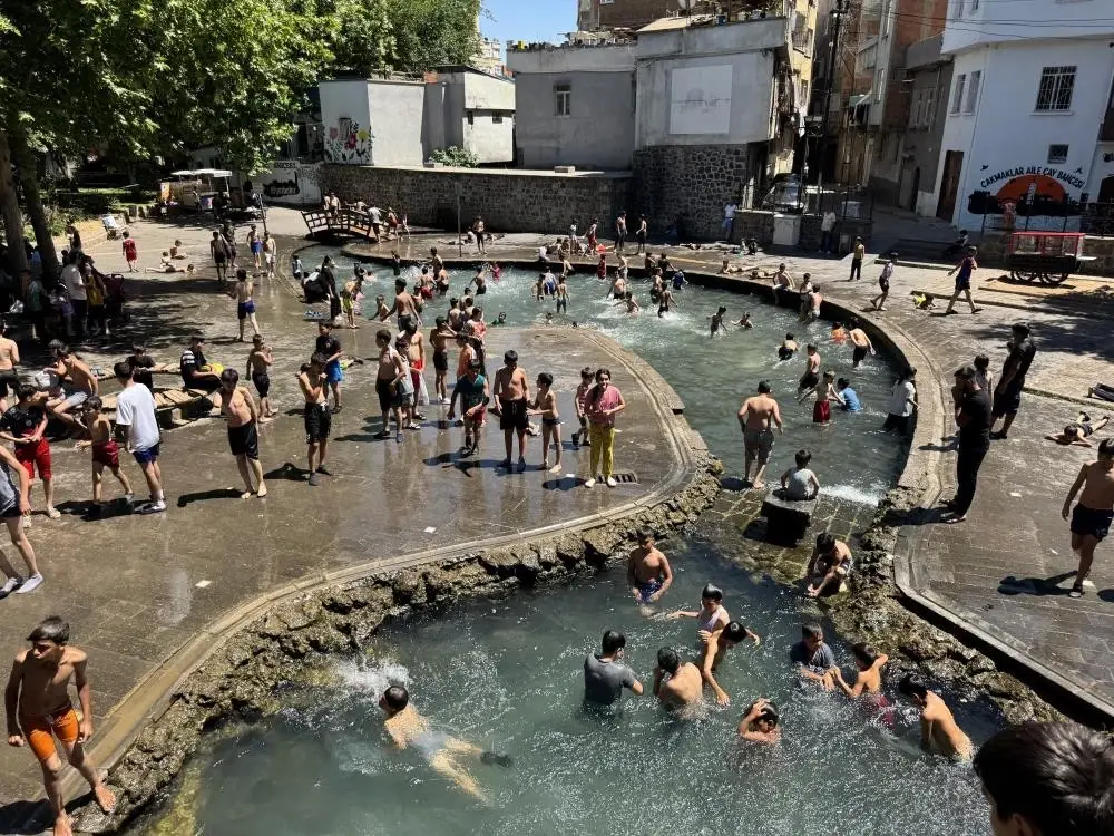 Diyarbakır'da Kavurucu Sıcaklar Etkisini Artırdı - Diyarbakır Olay Gazetesi