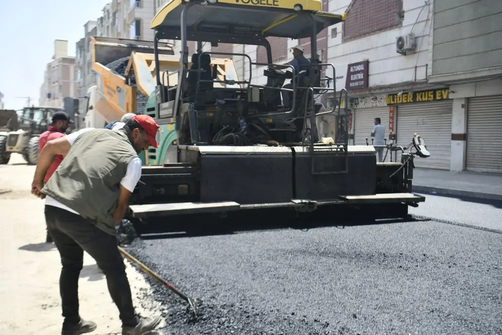 Bismil’de ulaşımı güçlendiren asfalt çalışması 4
