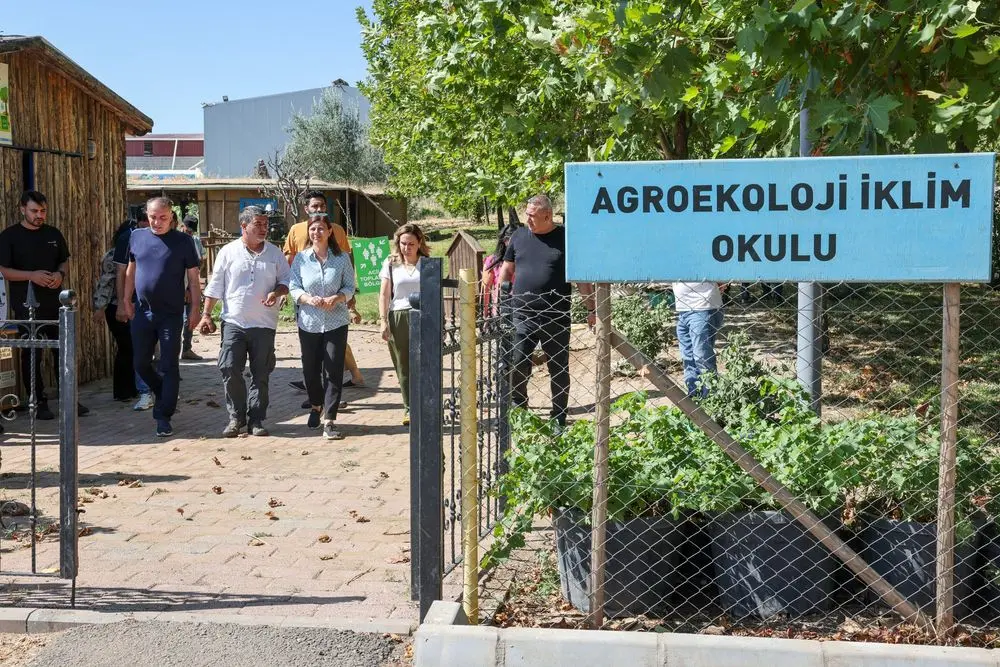 Eşbaşkan Bucak ekolojik üretim ve tarım projelerini yerinde inceledi 1
