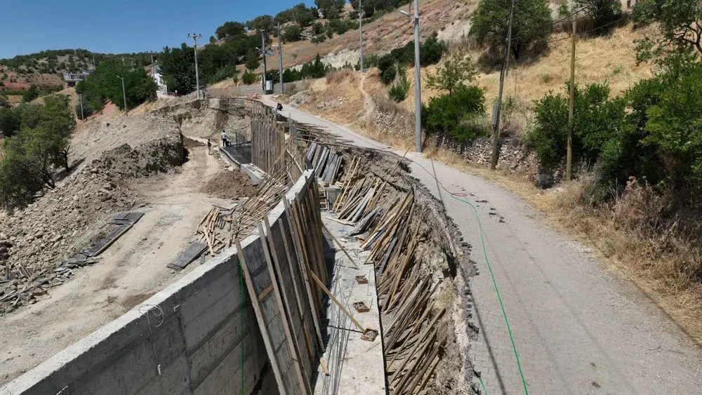 Kırsal mahalle yolları yenileniyor 4
