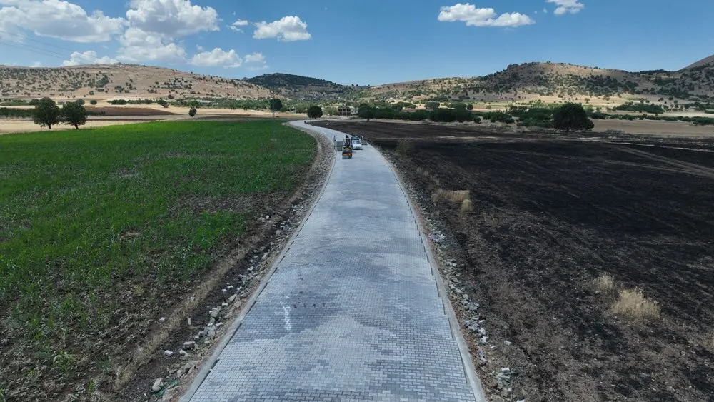 Kırsal mahalle yolları yenileniyor 8