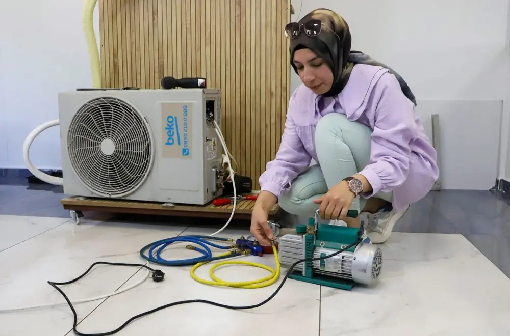 Kadınlara yönelik klima-kombi bakım eğitiminin üçüncü dönemi 7