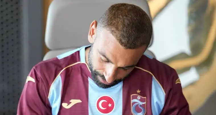 Salah Trabzonspor'a imzayı attı, ayağının tozuyla Trabzonspor reklam filmi çekimine katıldı - İhlas Haber Ajansı