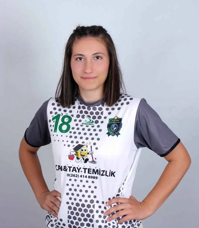 Melike, Amerika'da tam burslu okuyacak - Kocaeli Gazetesi