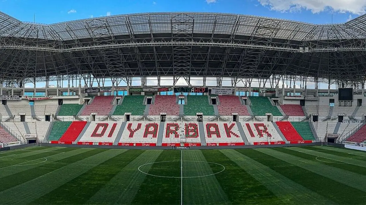 Diyarbakır Stadyumu'nda büyük değişim: Giriş çıkış, taraftar sayısı, çim… - Mücadele Gazetesi