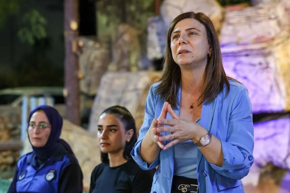 Diyarbakır Eşbaşkanı Bucak zabıta emekçileriyle buluştu
