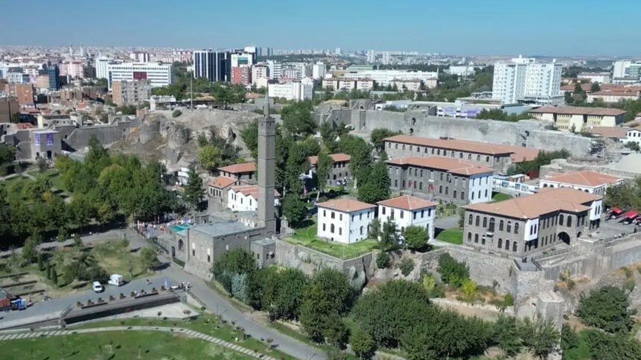 Diyarbakır'a gelen turistlerin ilk durağı