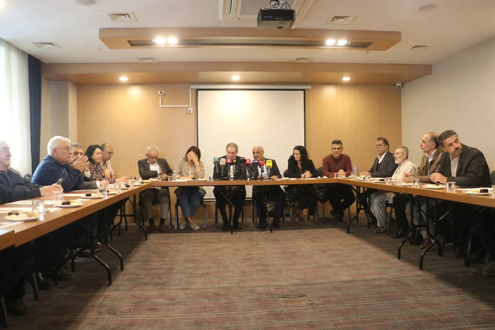 DEM Parti Eş Genel Başkanı Bakırhan'dan Diyarbakır'da süreç uyarısı: Temposunda düşme var