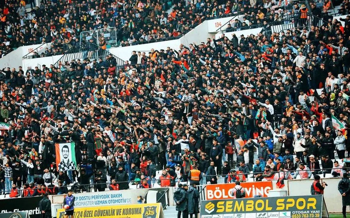 Amedspor maçında 4 taraftara gözaltı