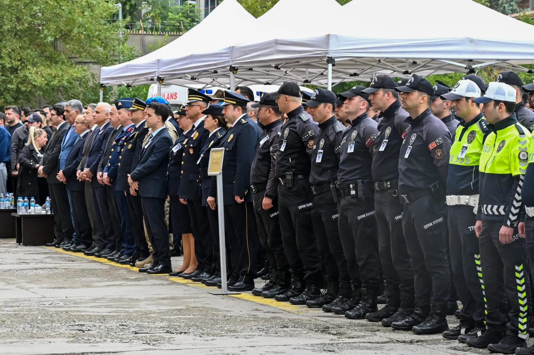 Diyarbakır'da görevli polis memuru Abdülkadir Bulut için hüzünlü veda töreni
