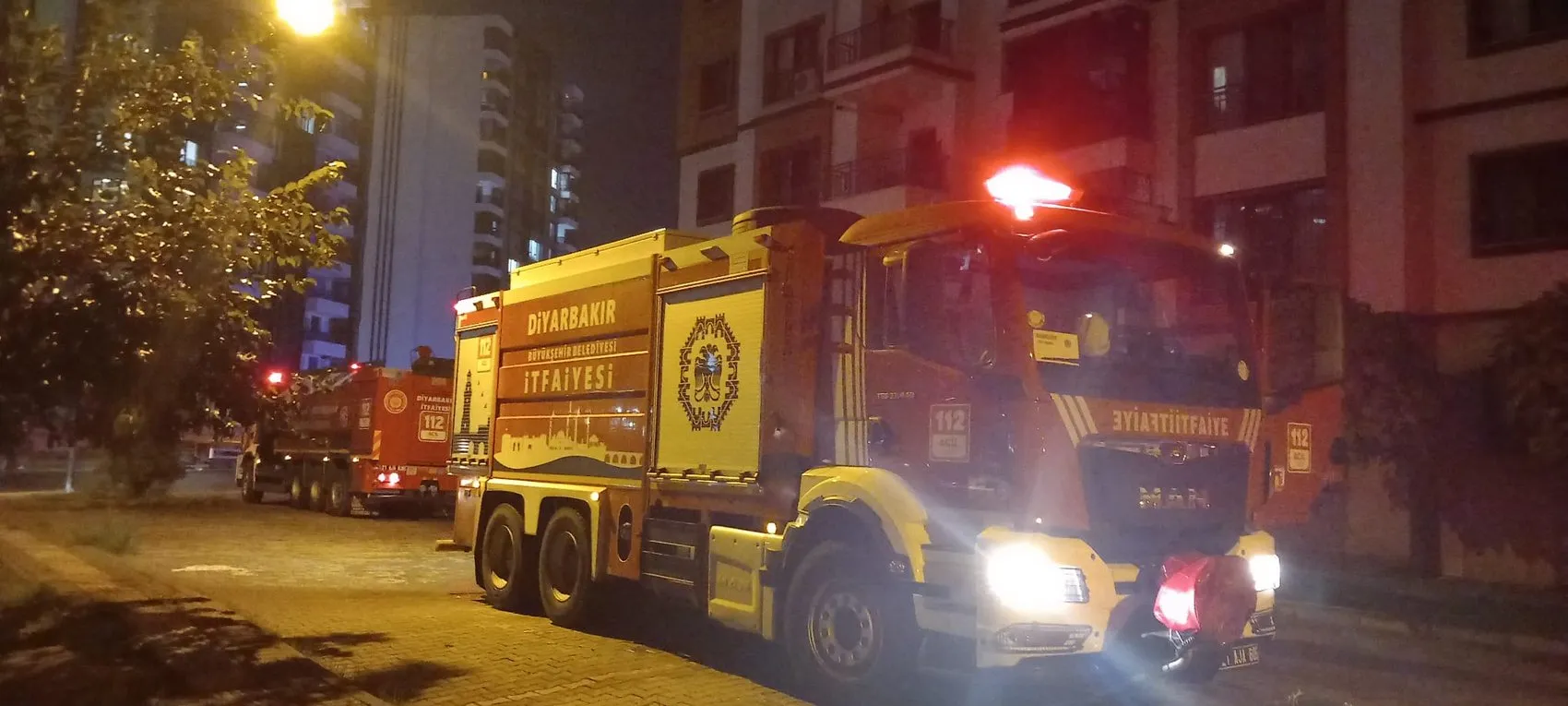Diyarbakır Kayapınar'da apartman dairesinde korkutan yangın: 3'ü çocuk 5 kişi etkilendi
