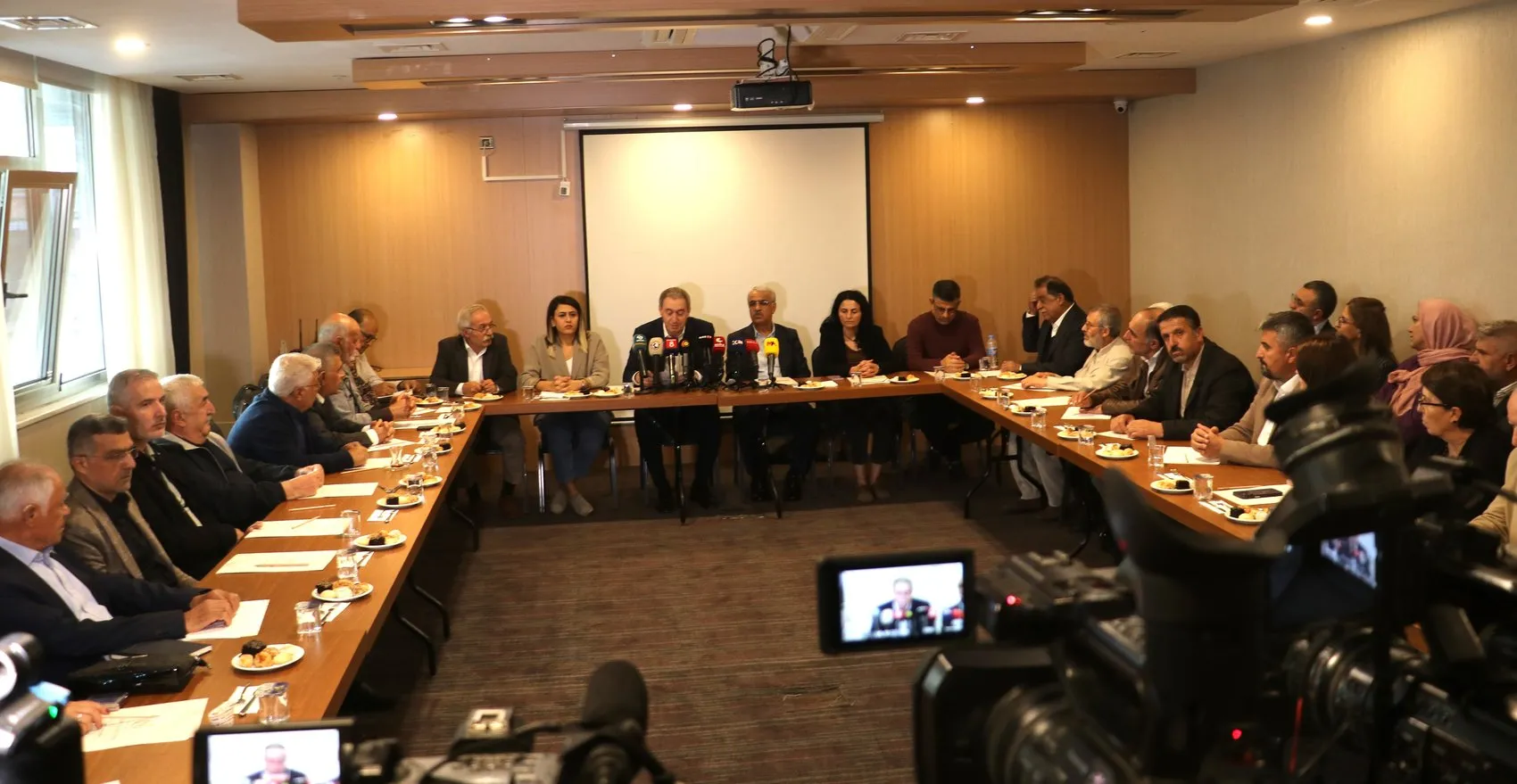 DEM Parti Eş Genel Başkanı Bakırhan'dan Diyarbakır'da süreç uyarısı: Temposunda düşme var