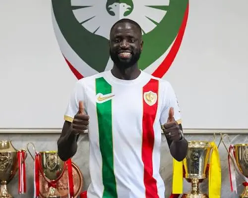 HOŞ GELDİN CHEİKHOU KOUYATE! Kulübümüz, profesyonel futbolcu Cheikhou Kouyaté ile 2025-2026 sezonu için 1 yıllık sözleşme imzalamıştır. Yeşil-kırmızı formamız altında önemli katkılar sağlayacağına i