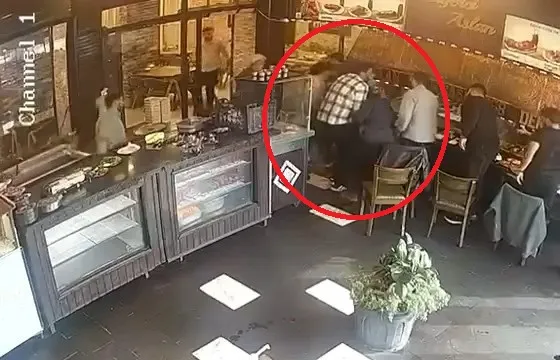 Diyarbakır'da ciğercide korku dolu anlar: Müşteriyi Heimlich manevrası kurtardı