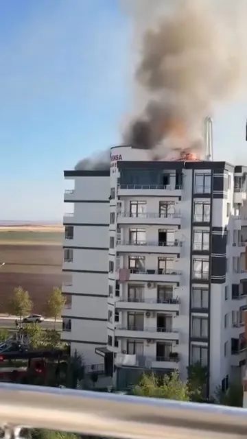 Diyarbakır Bağlar'da 8 katlı binanın çatısında korku dolu anlar: 7 kişi kurtarıldı