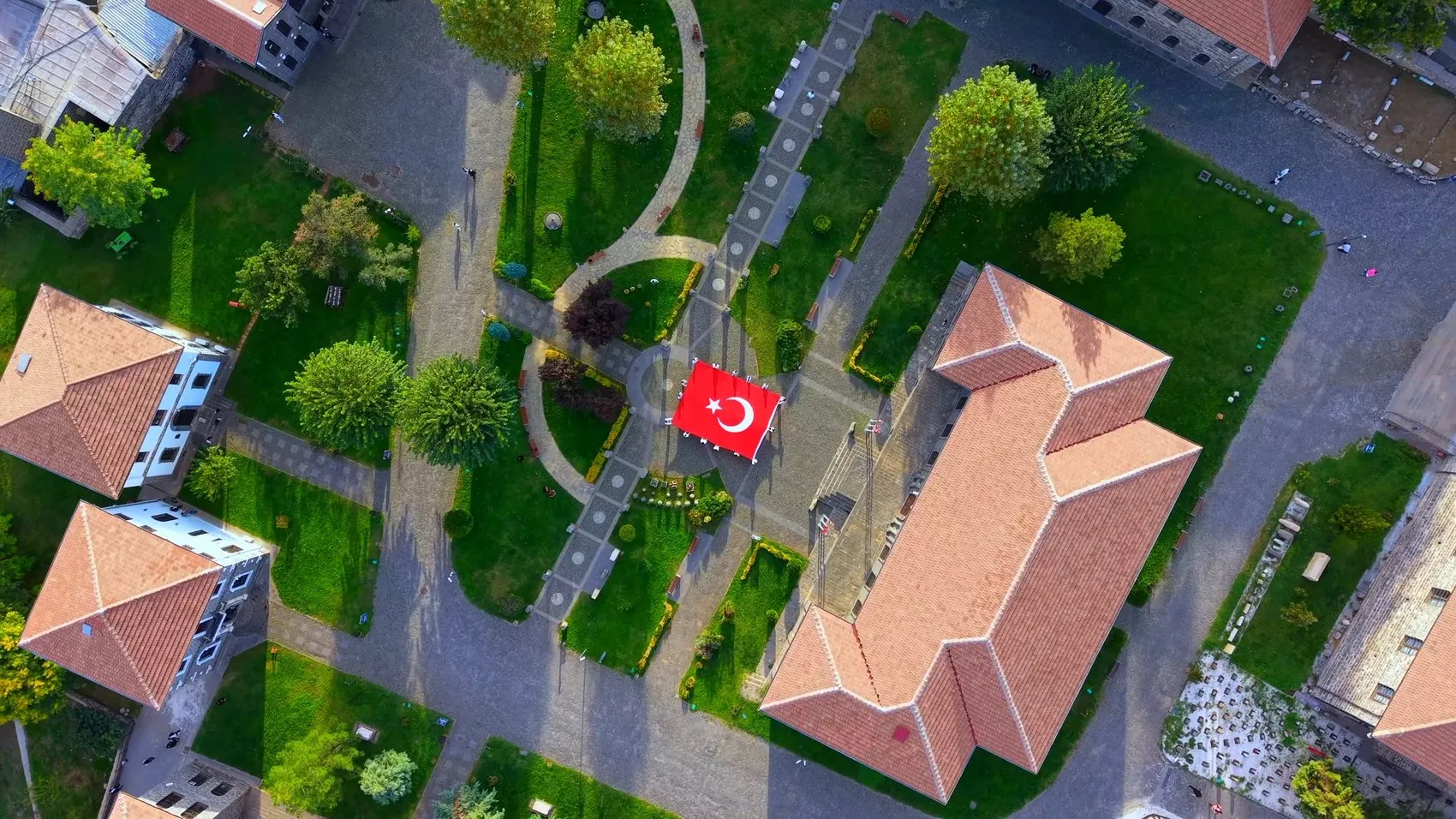 Diyarbakır İçkale'de 54 metrekarelik dev Türk bayrağıyla Cumhuriyet coşkusu