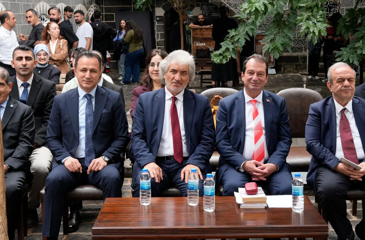 Diyarbakır'ın yetiştirdiği büyük şair Cahit Sıtkı Tarancı vefatının 70. yılında anıldı
