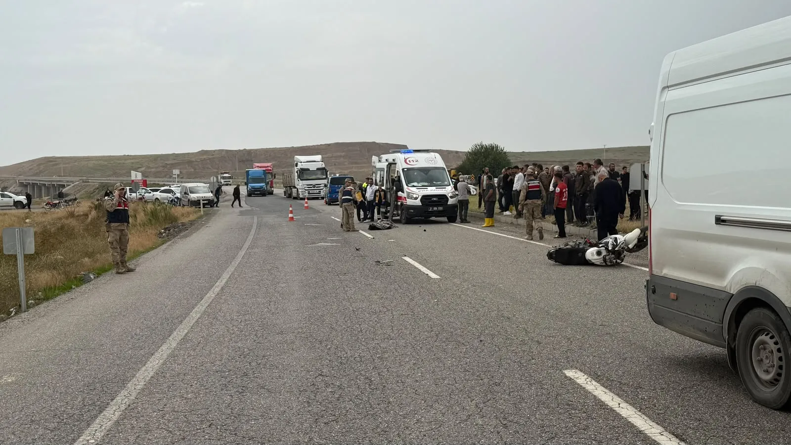 Diyarbakır Bismil'de acı kaza: Minibüsle çarpışan 14 yaşındaki Enes hayatını kaybetti