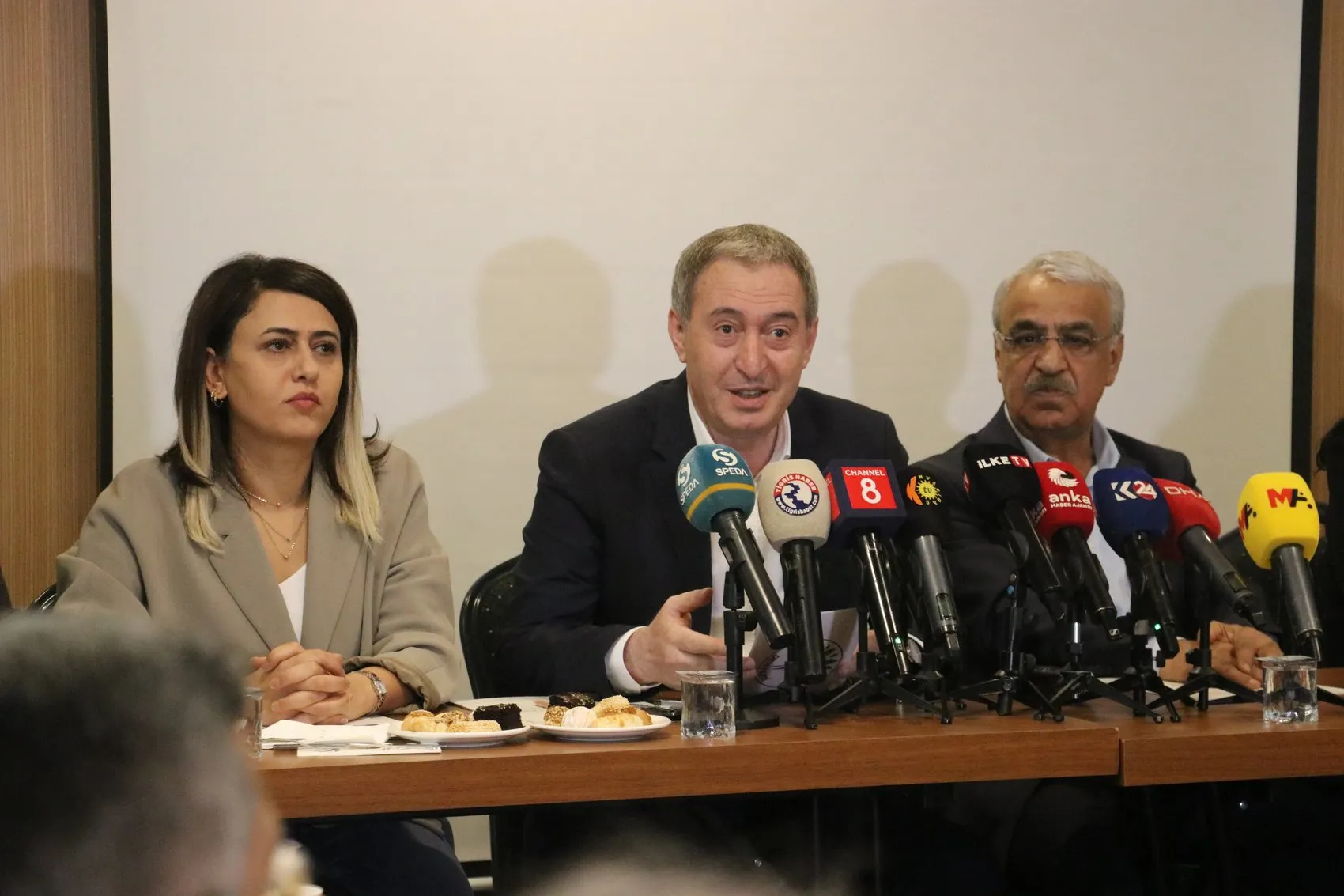 DEM Parti Eş Genel Başkanı Bakırhan'dan Diyarbakır'da süreç uyarısı: Temposunda düşme var