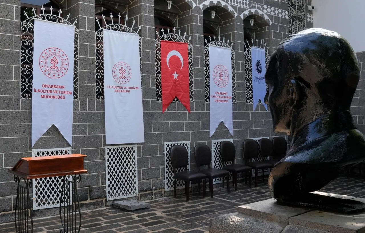 Diyarbakır'ın yetiştirdiği büyük şair Cahit Sıtkı Tarancı vefatının 70. yılında anıldı