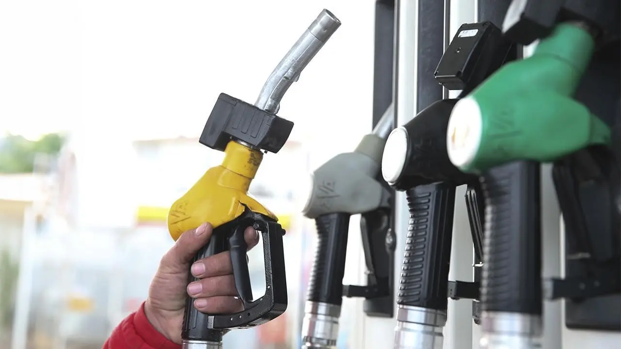 Benzine indirim, motorine zam gelecek: İşte güncel akaryakıt fiyatları - Ekonomim