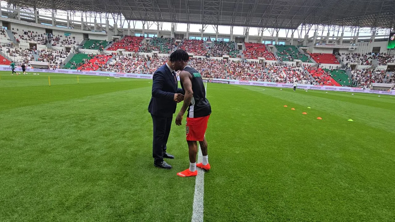 Amedsporlu Gift Orban'a Beşiktaş'a attığı o şık golle eylül ayının en iyisi ödülü