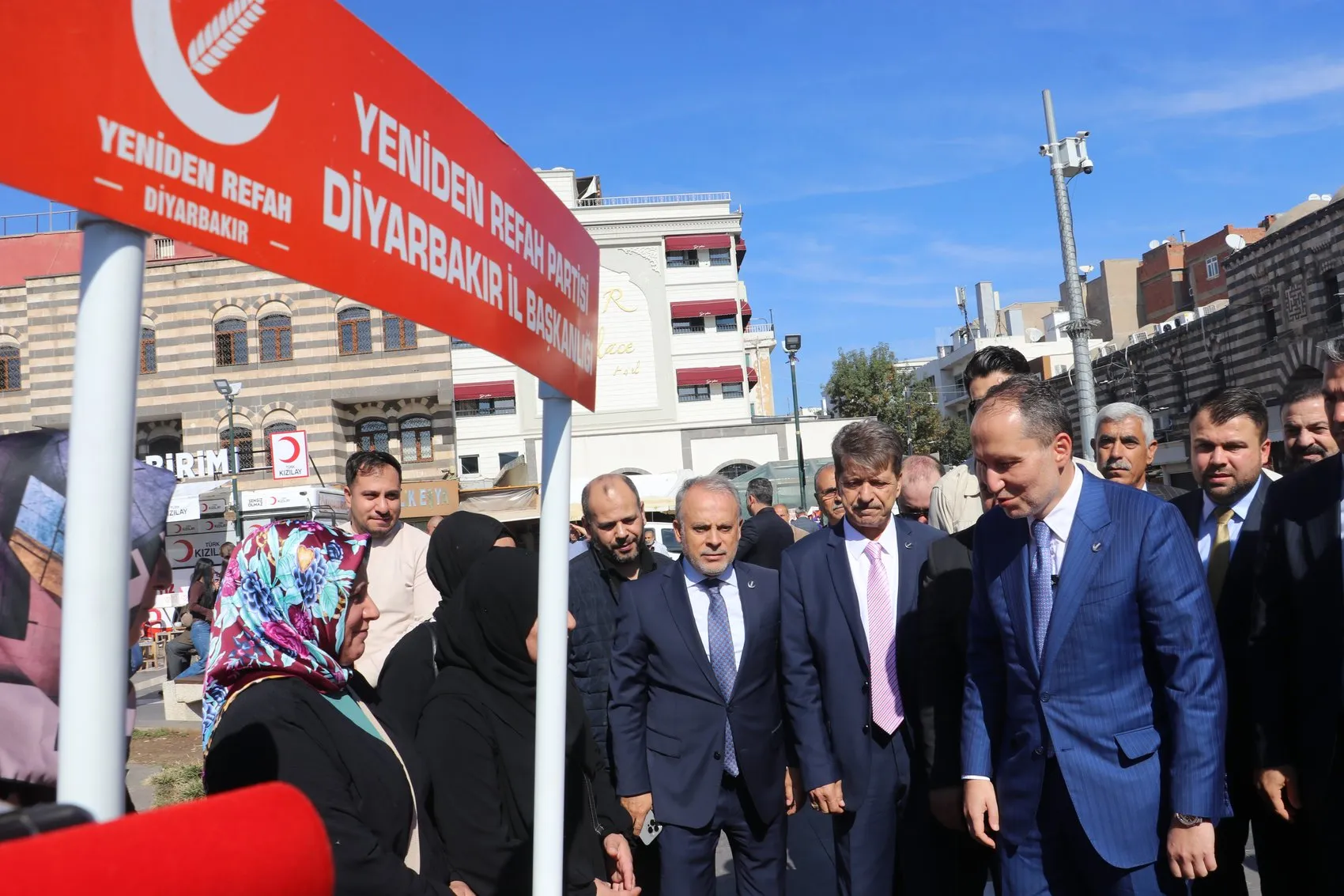 Fatih Erbakan'dan Diyarbakır'da ana dil ve işten çıkarmalar üzerine önemli açıklamalar