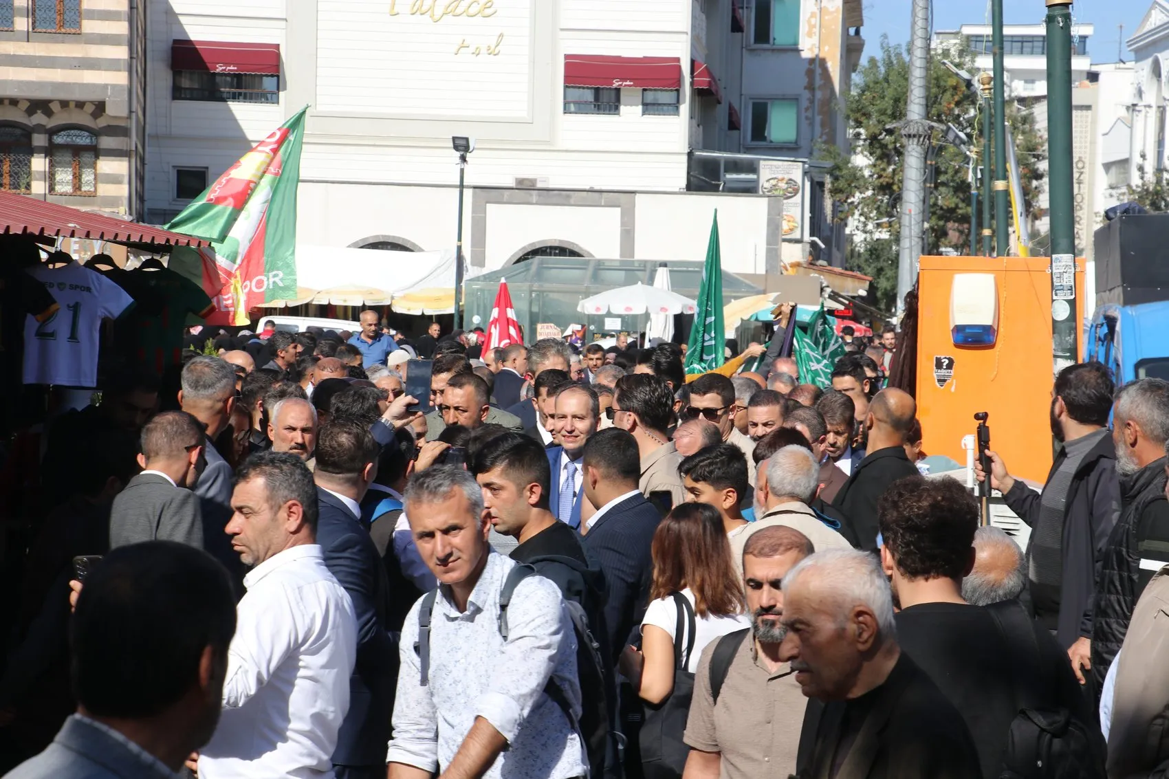 Fatih Erbakan'dan Diyarbakır'da ana dil ve işten çıkarmalar üzerine önemli açıklamalar
