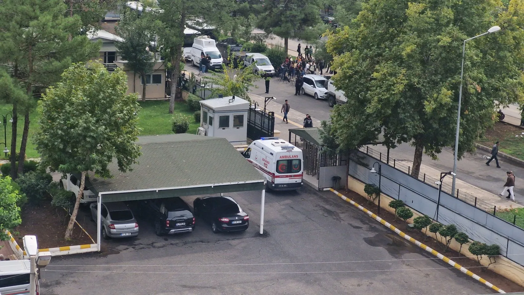 Diyarbakır Adliyesi'nde duruşma öncesi arbede: 2 kişi yaralandı, 6 gözaltı