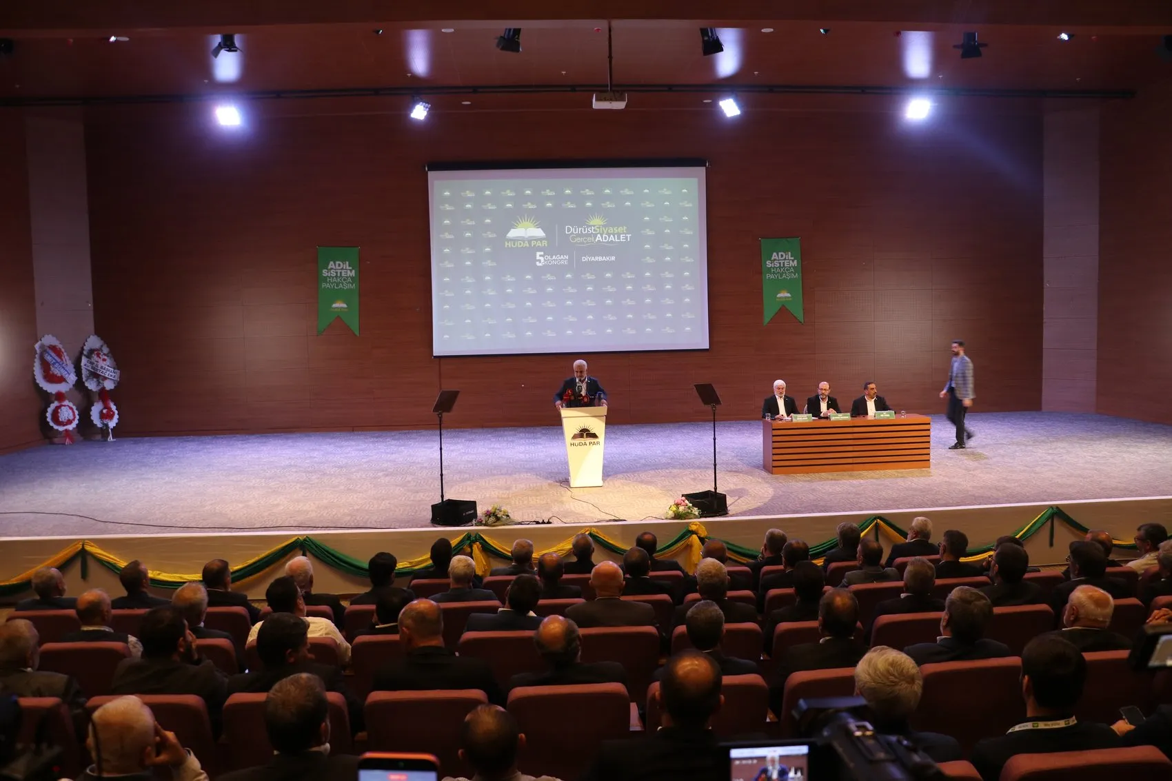 HÜDA PAR Genel Başkanı Yapıcıoğlu'ndan Diyarbakır'da şiddet ve çözüm mesajı