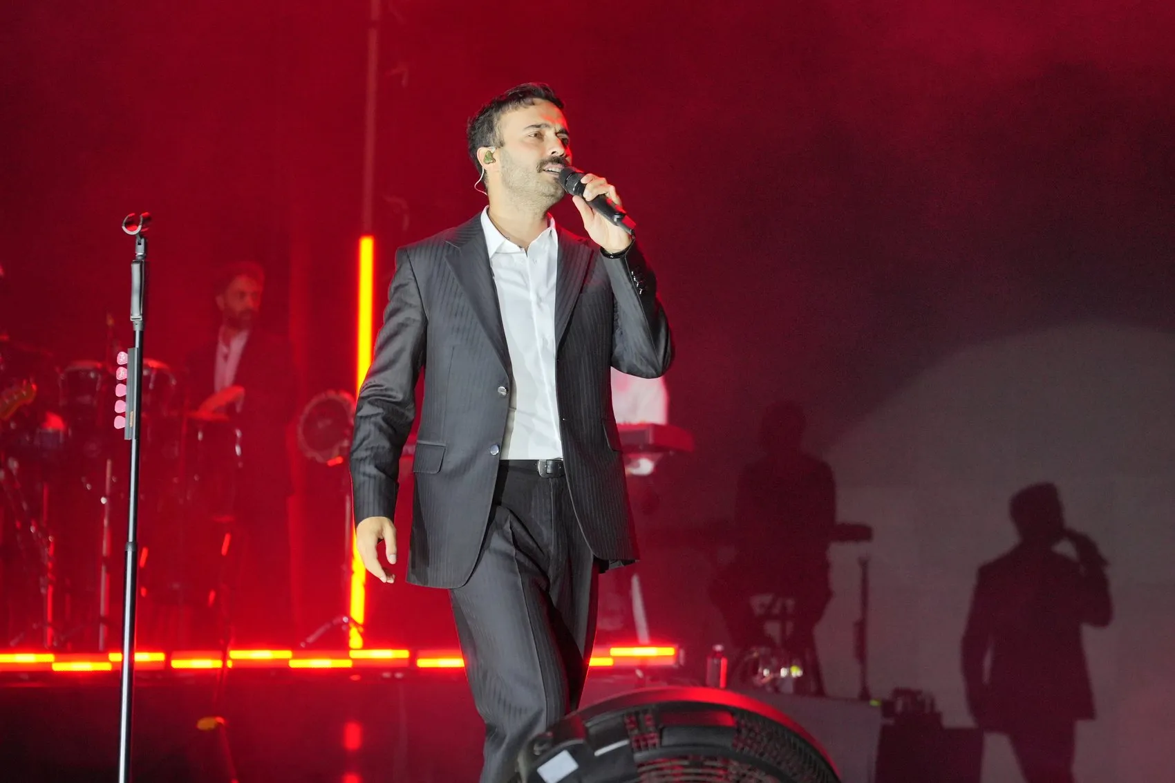 Diyarbakır Kültür Yolu Festivali'nde Mert Demir rüzgarı: Nevruz Park'ta coşkulu gece