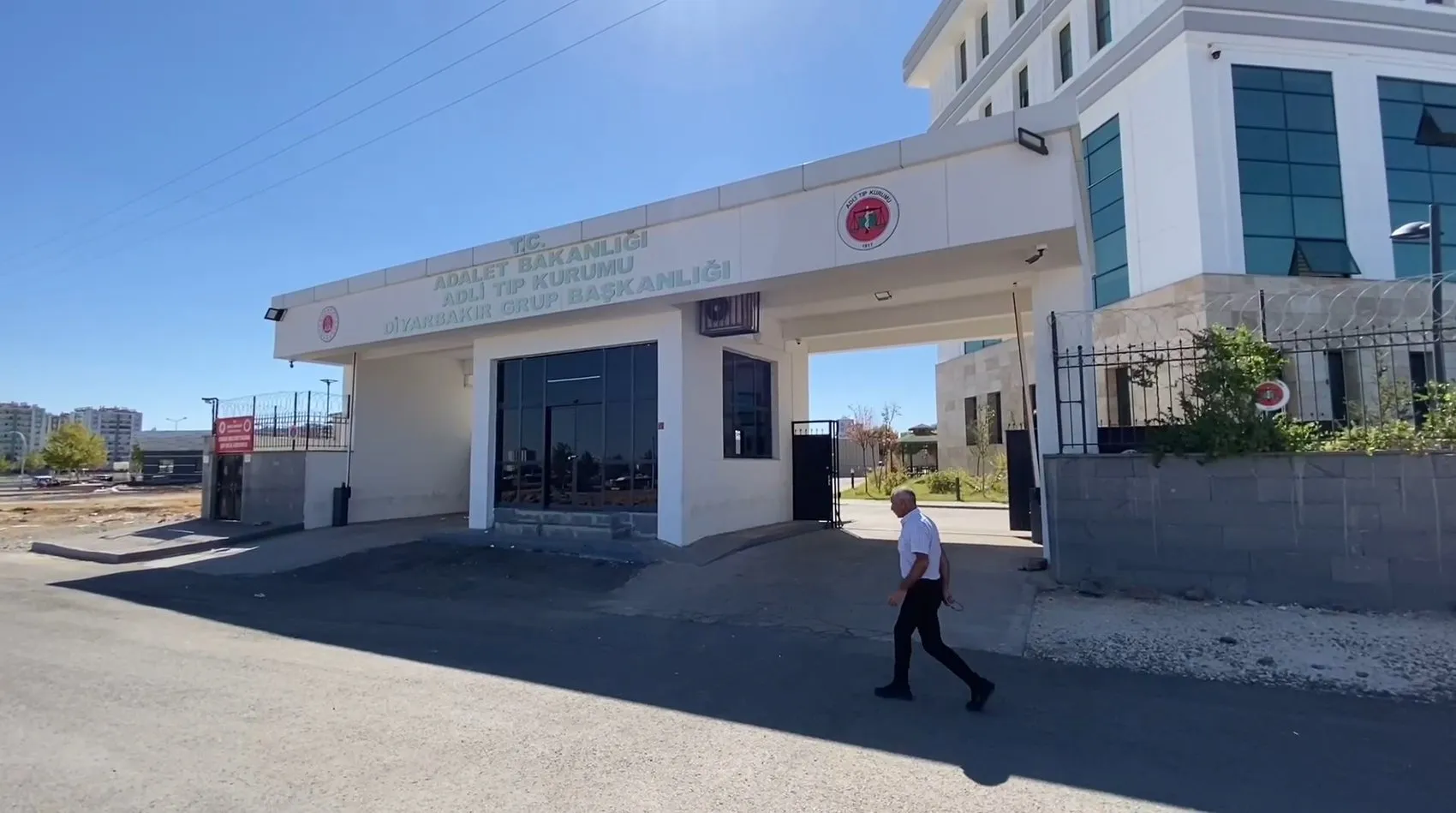 Bismil'de yaşanan acı olay Evde bulunan silahla oynayan 9 yaşındaki Emre hayatını kaybetti
