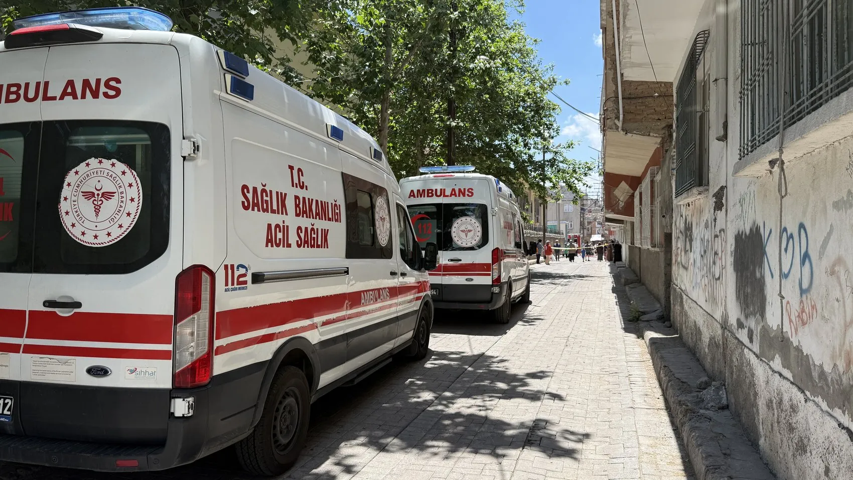 Bağlar'daki yangın sonrası mahallede tansiyon yükseldi İki komşu arasında kavga çıktı