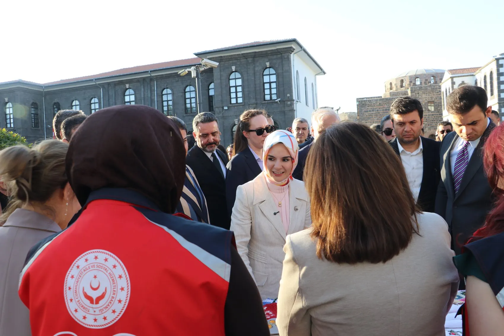 Diyarbakır'da Aile Şenliği Bakan Göktaş nüfusun yaşlanmasına karşı projeleri anlattı