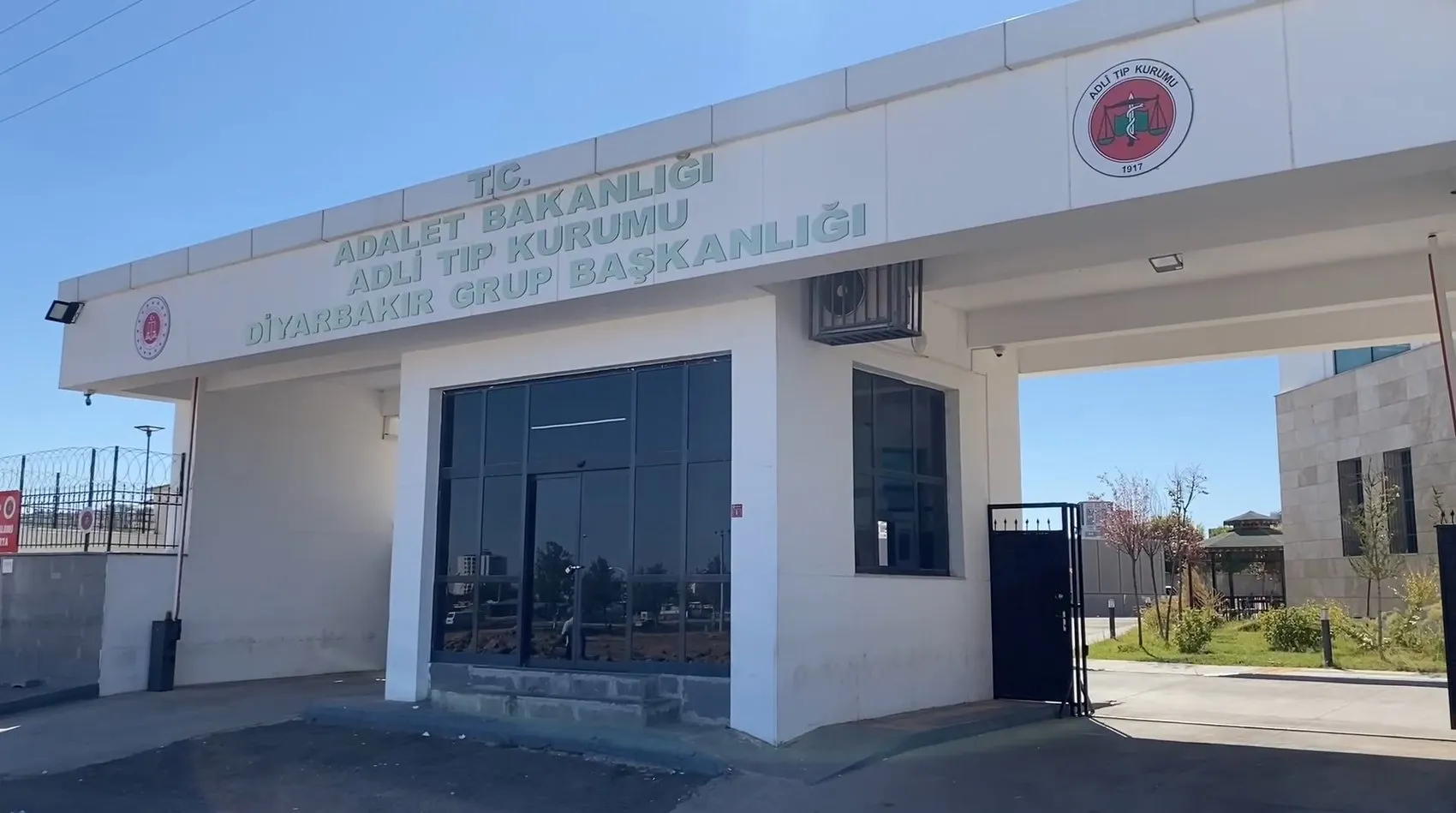 Bismil'de yaşanan acı olay Evde bulunan silahla oynayan 9 yaşındaki Emre hayatını kaybetti